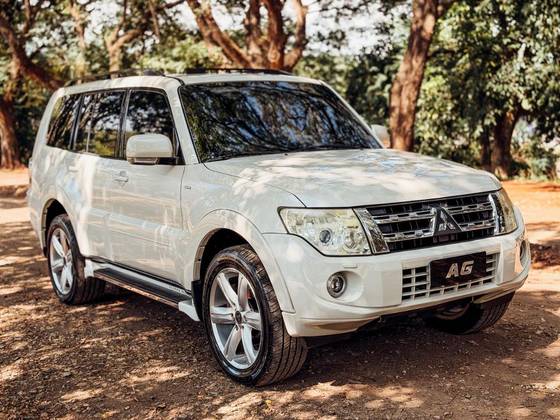 MITSUBISHI PAJERO FULL 3.8 HPE 4X4 V6 24V GASOLINA 4P AUTOMÁTICO MITSUBISHI PAJERO FULL 3.8 HPE 4X4 V6 24V GASOLINA 4P AUTOMÁTICO